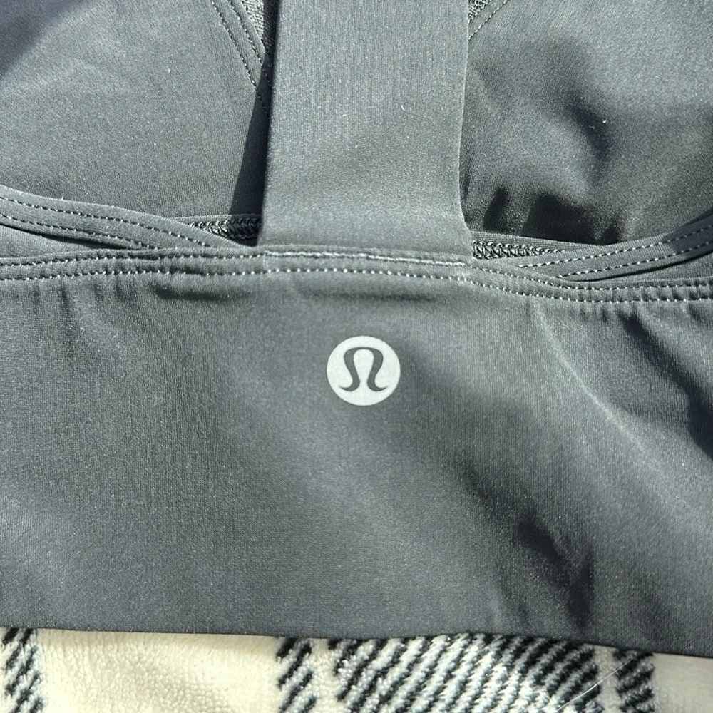 Lululemon‎ Camisole Bra size 4 Band Black T Strap Padded Gr Cond see details